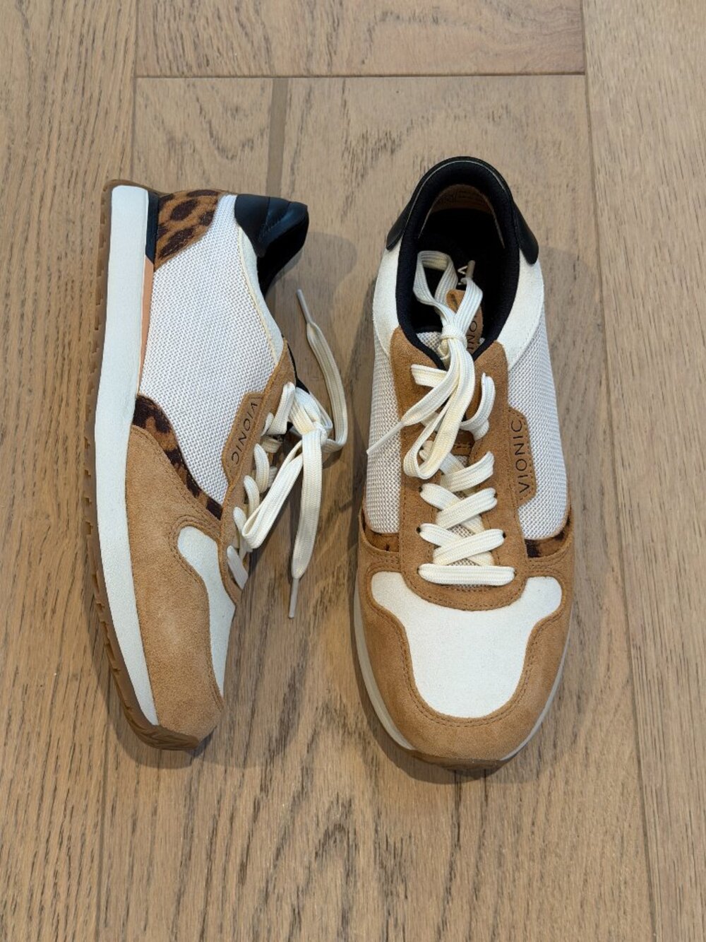 Vionic Sneakers
